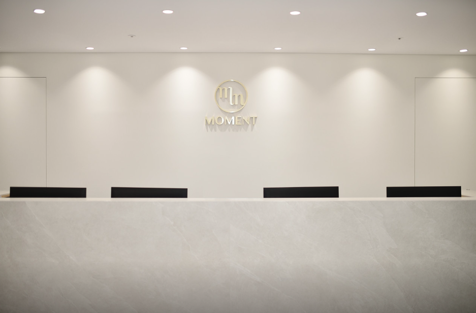 Moment Hair Clinic